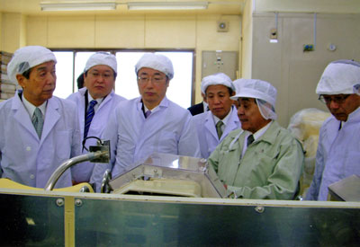 足立区西新井本町の（有）双葉屋製麺工場を視察