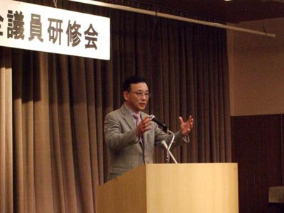 講演する谷垣禎一総裁