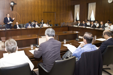 参議院環境委員会の様子