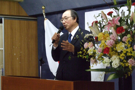 自民党国立総支部で講演する中川雅治